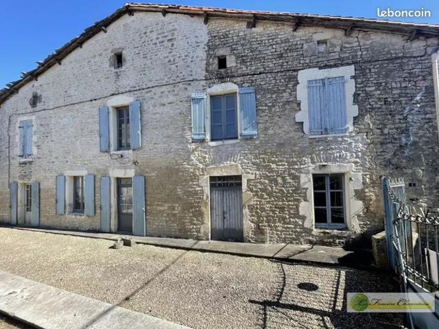 Maison vente à Confolens, Aigre