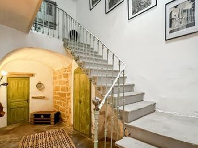 Maison vente à Nîmes, Uzès