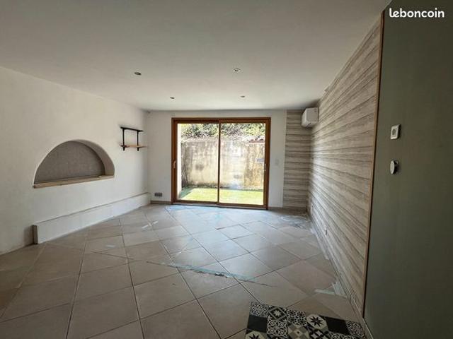 Maison vente à Carpentras, Violès