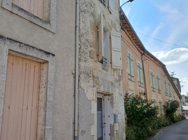 Maison vente à Angoulême, Montboyer