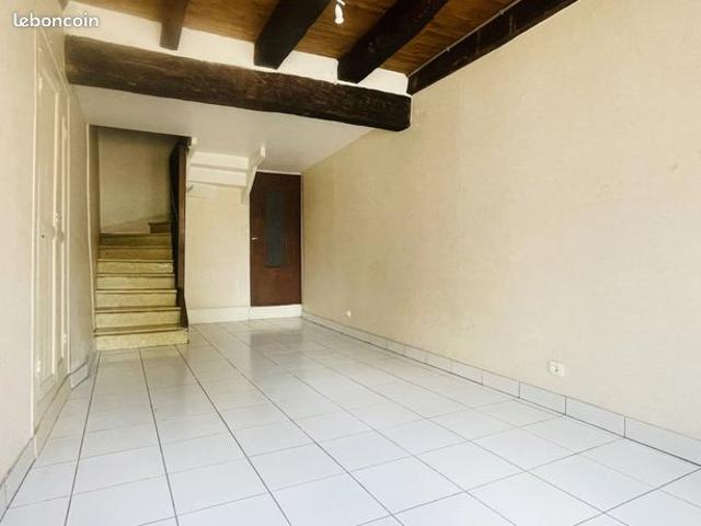 Maison vente à Confolens, Saulgond