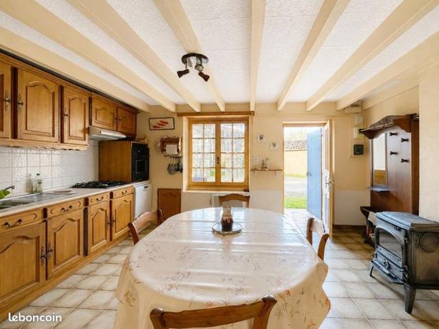 Maison vente à Confolens, Cellefrouin