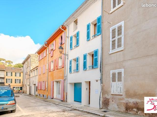 Maison vente à Arrondissement de Toulon, Collobrières