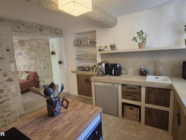 Maison vente à Nîmes, Combas