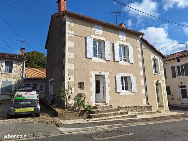 Maison vente à Confolens, Saint-laurent-de-céris