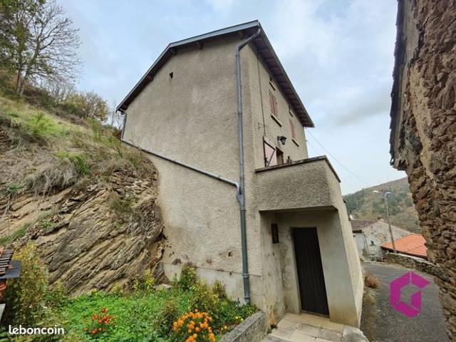 Maison vente à Auriac-l'Église, Cantal