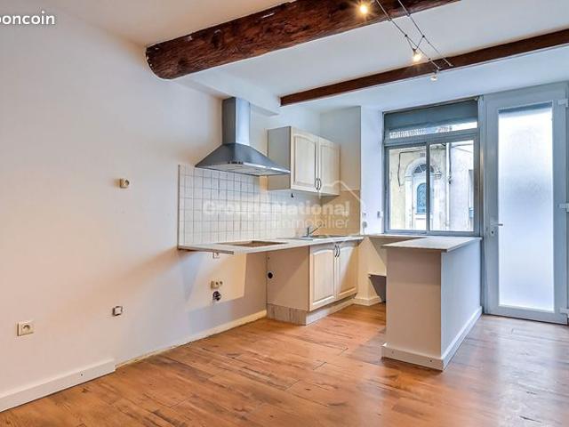Maison vente à Nîmes, Comps