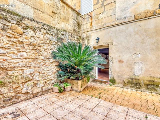 Maison vente à Nîmes, Comps
