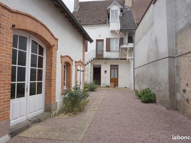 Maison vente à Vichy, Le Donjon