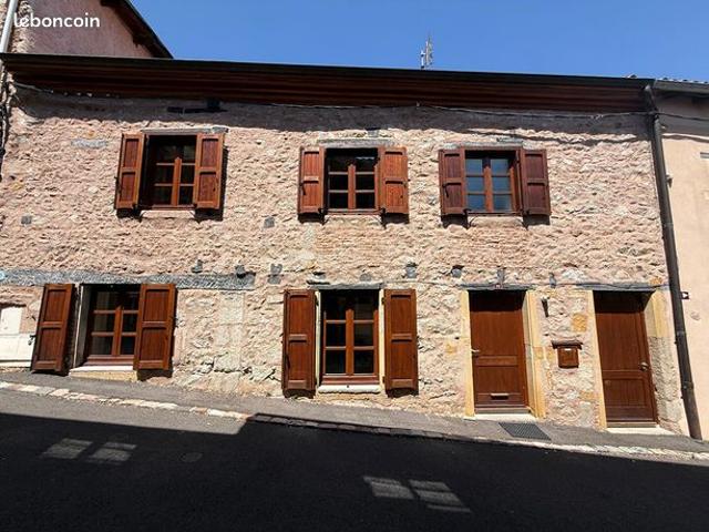Maison vente à Roanne, Saint-haon-le-châtel