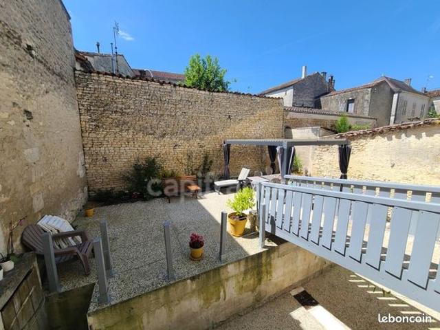 Maison vente à Saint-Jean-d'Angély, Matha