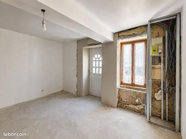 Maison vente à Deux-Chaises, Allier