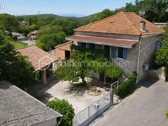 Maison vente à Nîmes, Bouquet