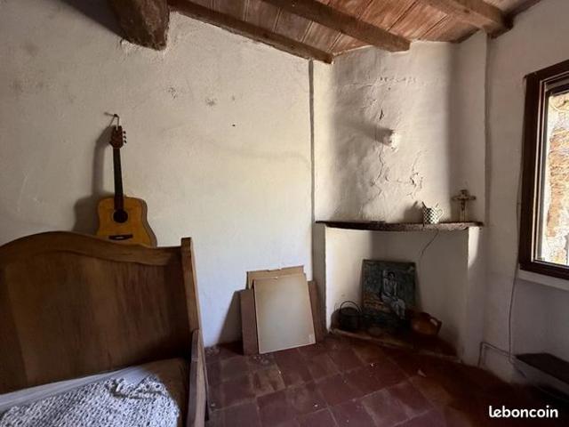 Maison vente à Narbonne, Feuilla