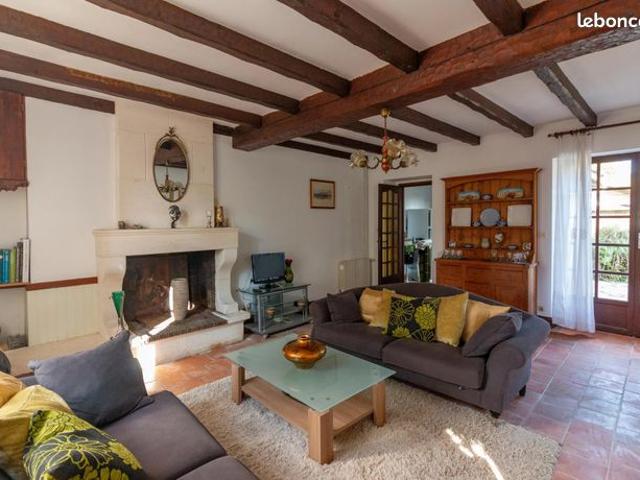 Maison vente à Saint-Même-les-Carrières, Charente