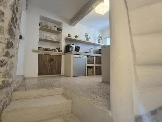 Maison vente à Nîmes, Combas