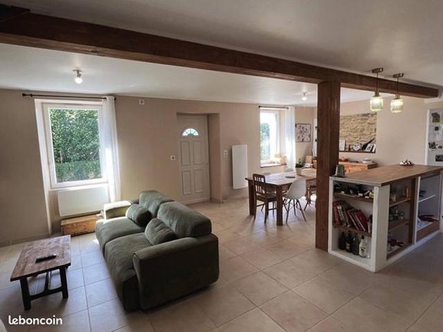 Maison vente à Nontron, Mialet