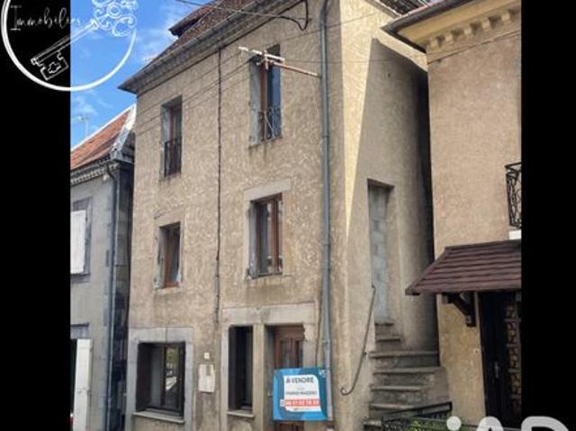 Maison vente à Grenoble, Corps