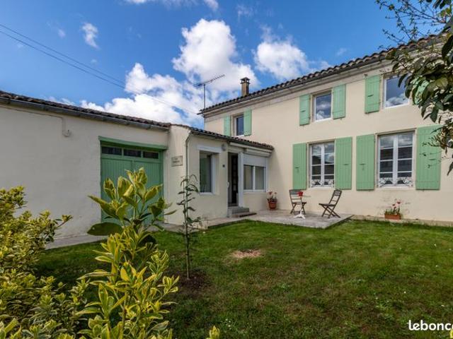 Maison vente à Saintes, Saint-georges-des-coteaux