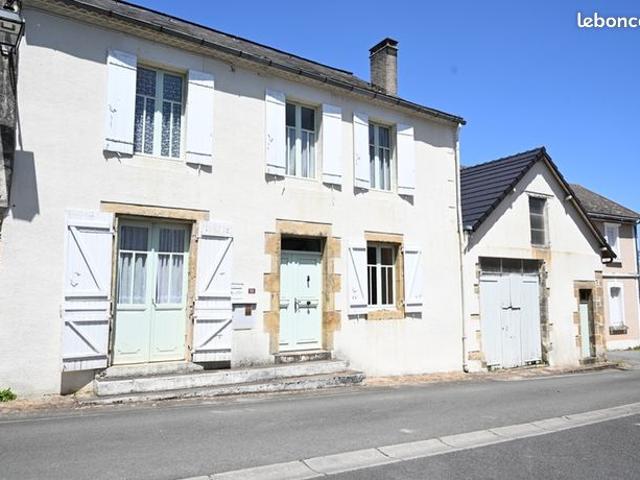 Maison vente à Gourdon, Sarrazac