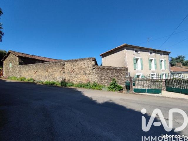 Maison vente à Bressuire, Saint-paul-en-gâtine