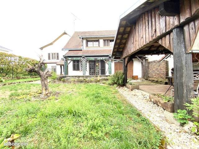Maison vente à Montbéliard, Grand-charmont