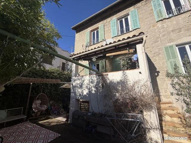 Maison vente à Montreuil-sur-Mer, Contes