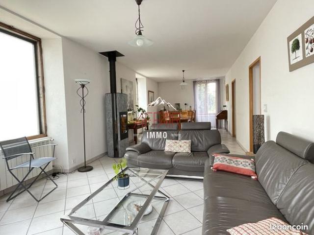 Maison vente à Saint-Claude, Viry