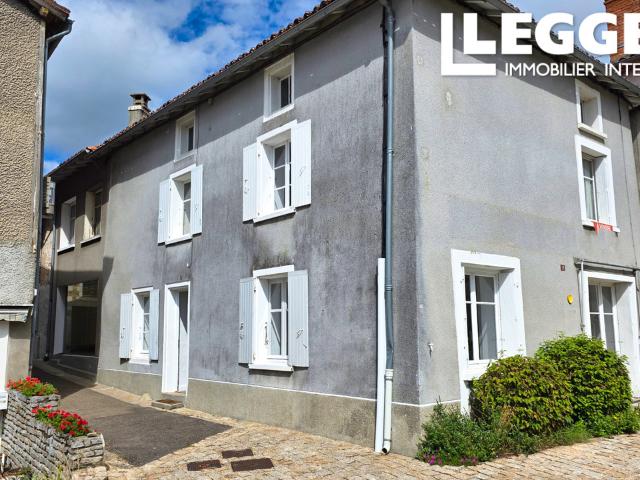 Maison vente à Confolens, Manot