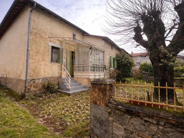 Maison vente à Rochechouart, Champsac