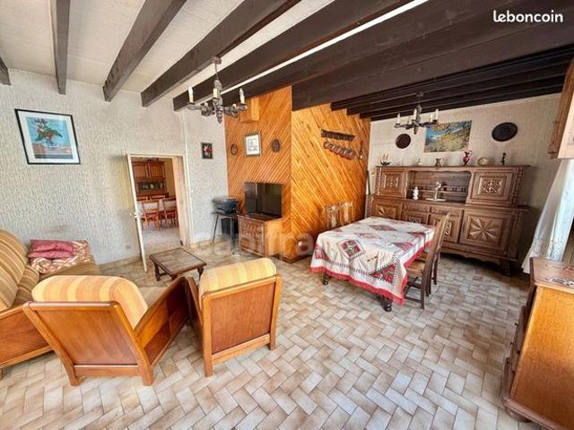 Maison vente à Roanne, Saint-priest-la-prugne