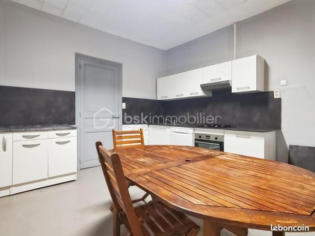 Maison vente à Niort, Chef-boutonne