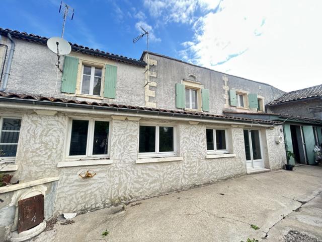 Maison vente à Confolens, Vars