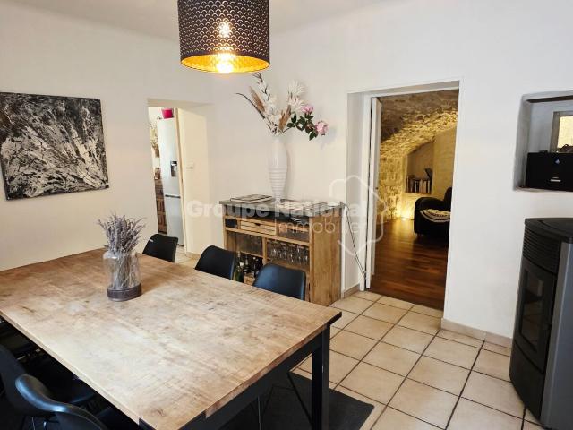 Maison vente à Nîmes, Tresques