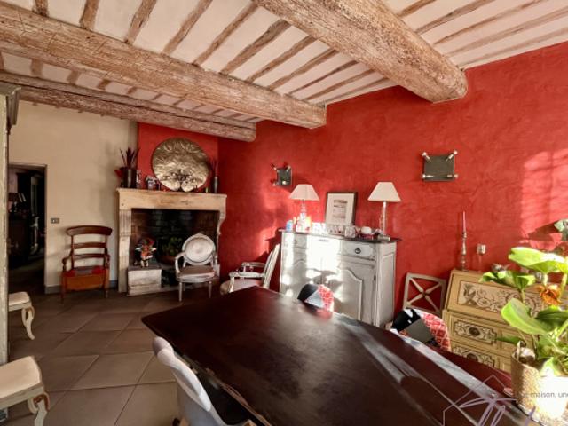 Maison vente à Nîmes, Comps