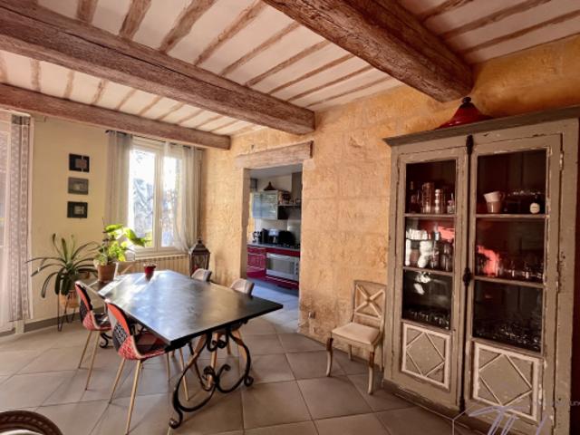 Maison vente à Nîmes, Comps