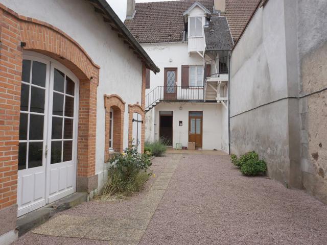 Maison vente à Beauregard, Le Donjon