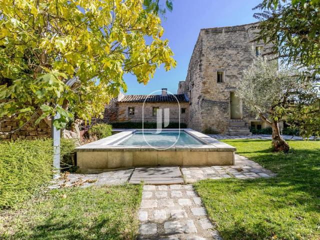 Maison vente à Apt, Saint-martin-de-castillon