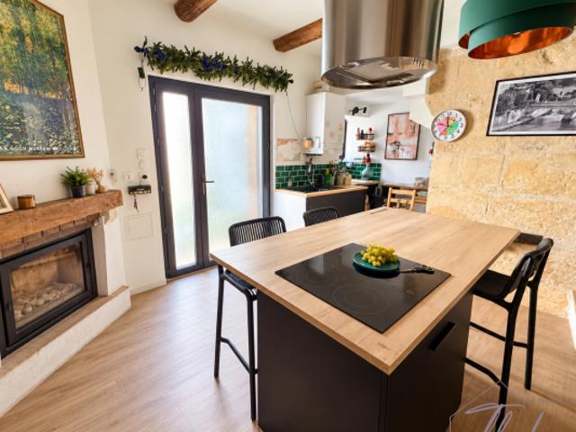 Maison vente à Nîmes, Comps