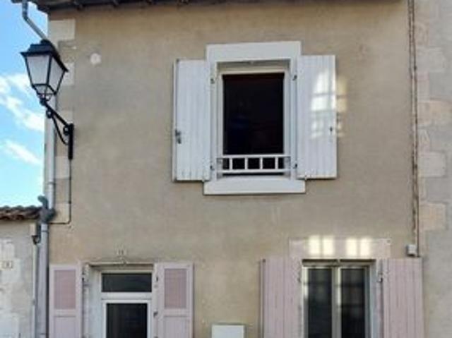 Villa vente à Montmorillon, Nouvelle-Aquitaine