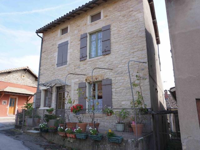 Maison vente à Mâcon, Lacrost