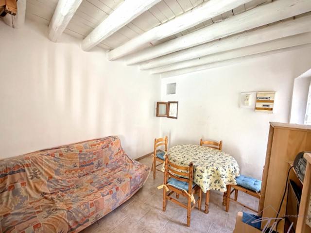 Maison vente à Nîmes, Comps