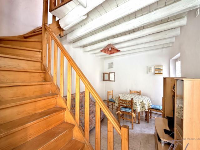 Maison vente à Nîmes, Comps
