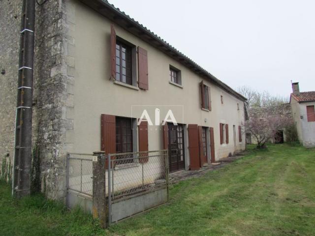 Maison vente à Confolens, Les Adjots