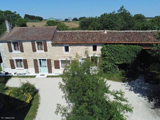 Maison vente à Confolens, Brettes