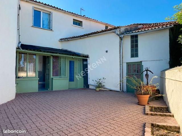 Maison vente à Bressuire, Geay