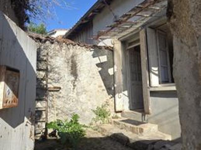 Maison vente à Confolens, Chabanais
