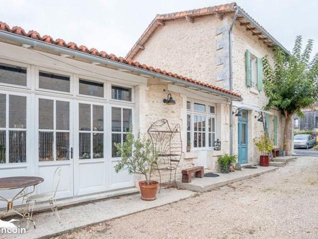 Maison vente à Chalais, Dordogne