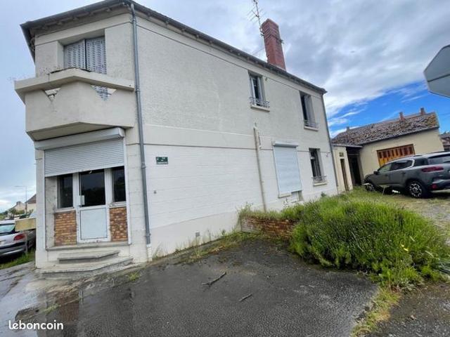 Maison vente à Montluçon, Lamaids