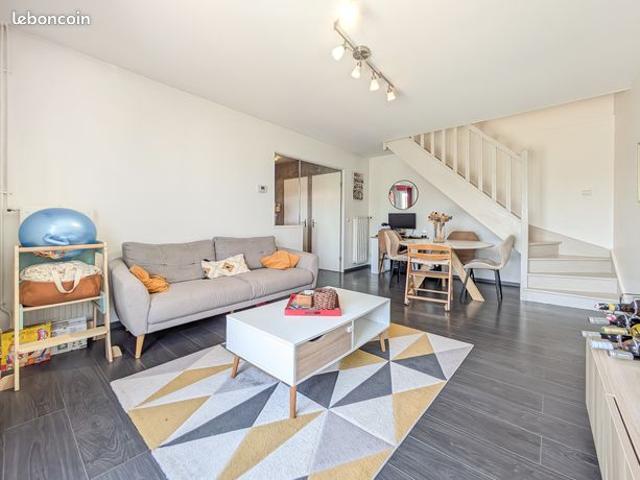 Maison vente à Versailles, Plaisir